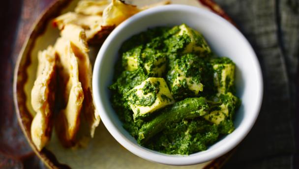 Paneer Spinach served with naan.